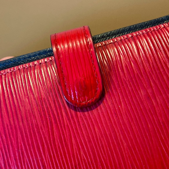 Louis Vuitton 5.5” x 4” Epi Notebook Passport Red Wallet - Picture 13 of 16